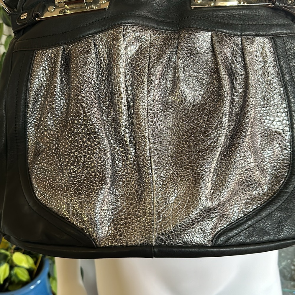 B. Makowsky Black Leather Silver Metallic Shoulder Bag like New - Picture 5 of 16